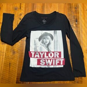 Taylor Swift Graphic Long Sleeve Black Tee Shirt Size Large